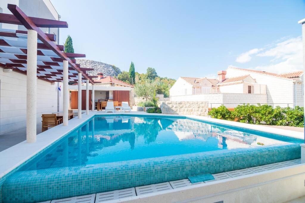 Modern Villa With Swimming Pool - Penthouse Дубровник Экстерьер фото